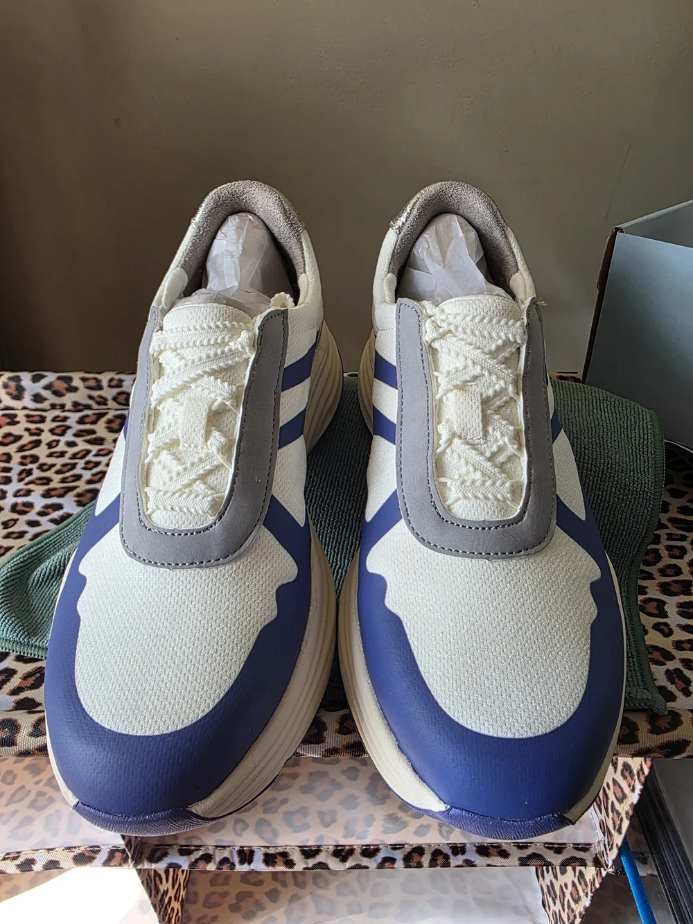 BZees Impulse Blue Slip On Comfort Sneakers Women's 9.5M NIB